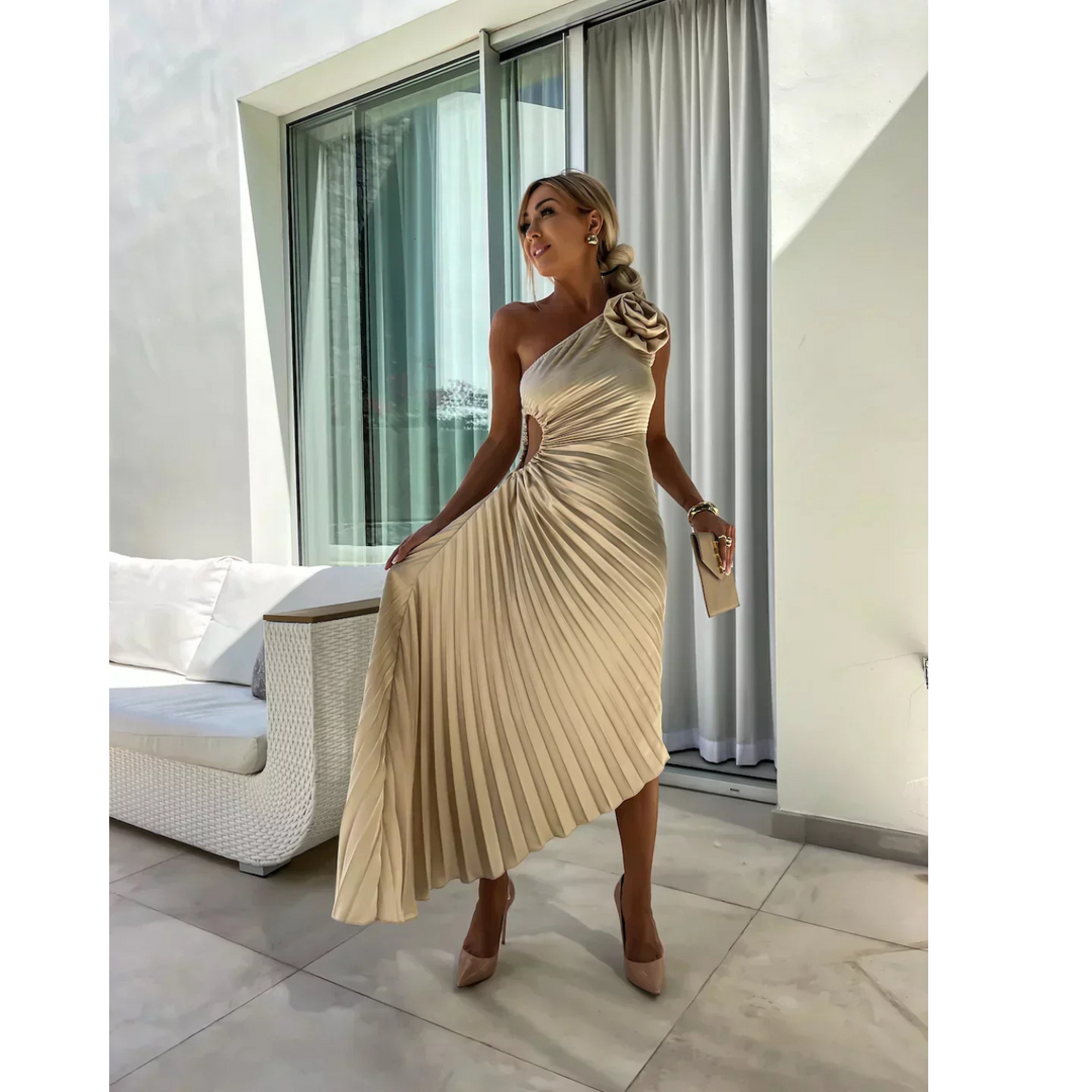 Robe plissée asymétrique | Élégance intemporelle
