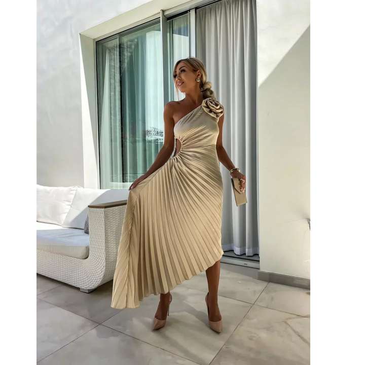 Robe plissée asymétrique | Élégance intemporelle