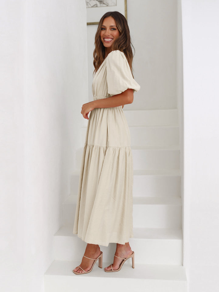 Robe fluide à col en V | Élégance naturelle et coupe aérienne