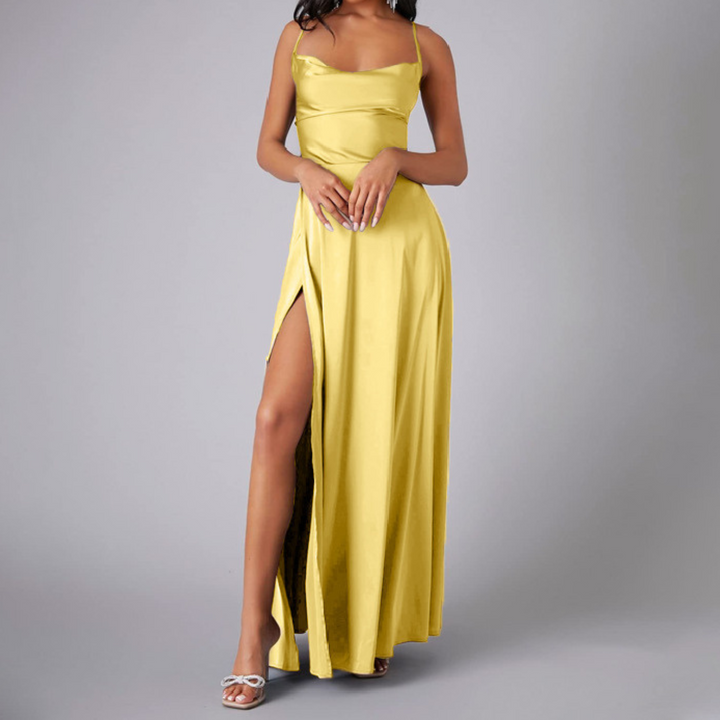 Robe Longue Élégante à Bretelles Fines | Coupe Féminine pour Occasions Spéciales