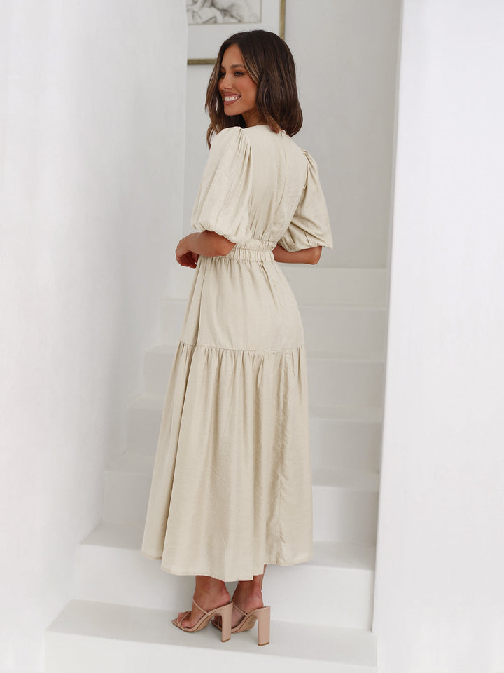 Robe fluide à col en V | Élégance naturelle et coupe aérienne