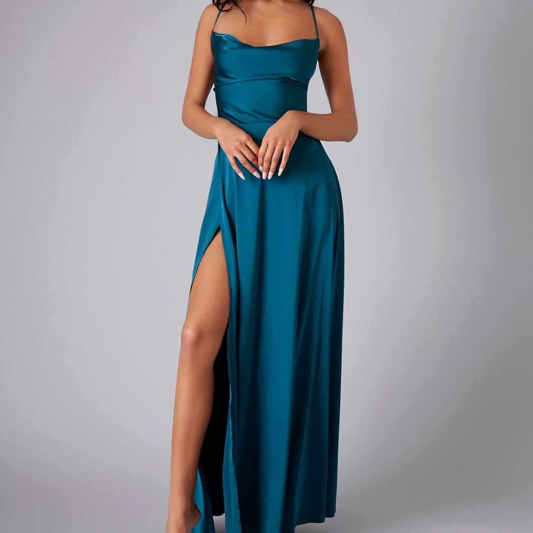 Robe Longue Élégante à Bretelles Fines | Coupe Féminine pour Occasions Spéciales