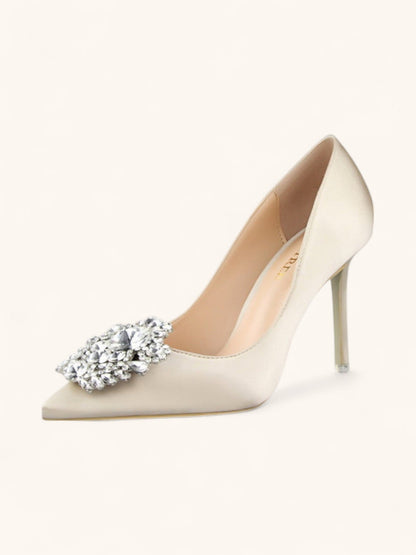 Escarpins à talons élégants | Détail bijou raffiné