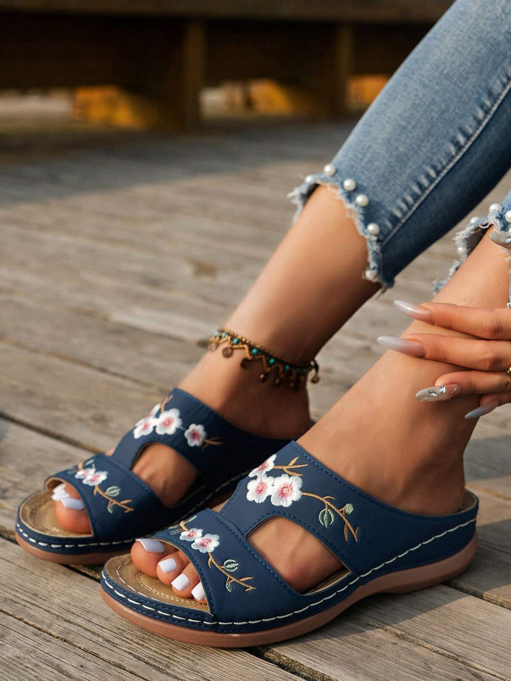 Sandales à fleurs | Look estival décontracté
