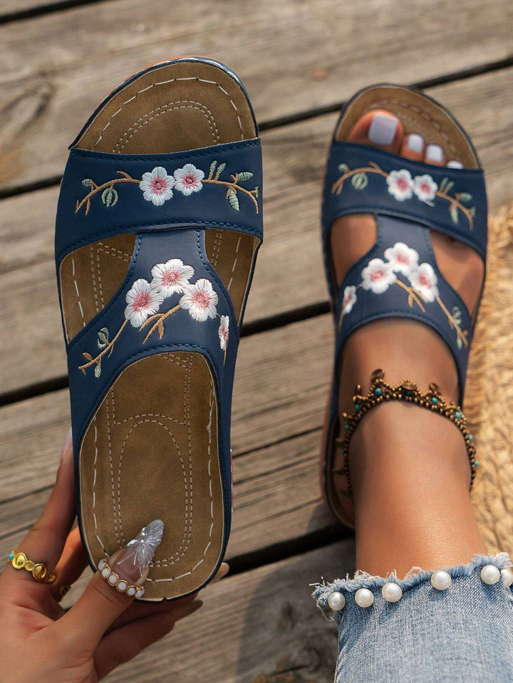 Sandales à fleurs | Look estival décontracté