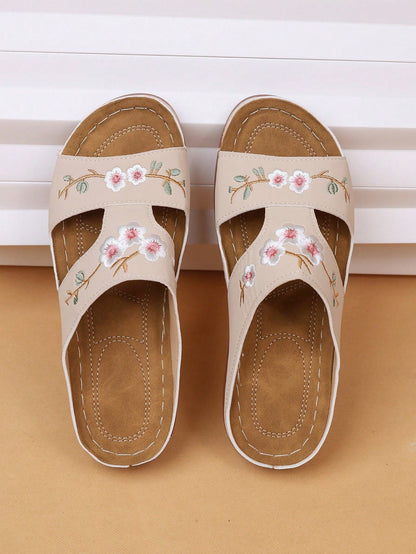 Sandales à fleurs | Look estival décontracté