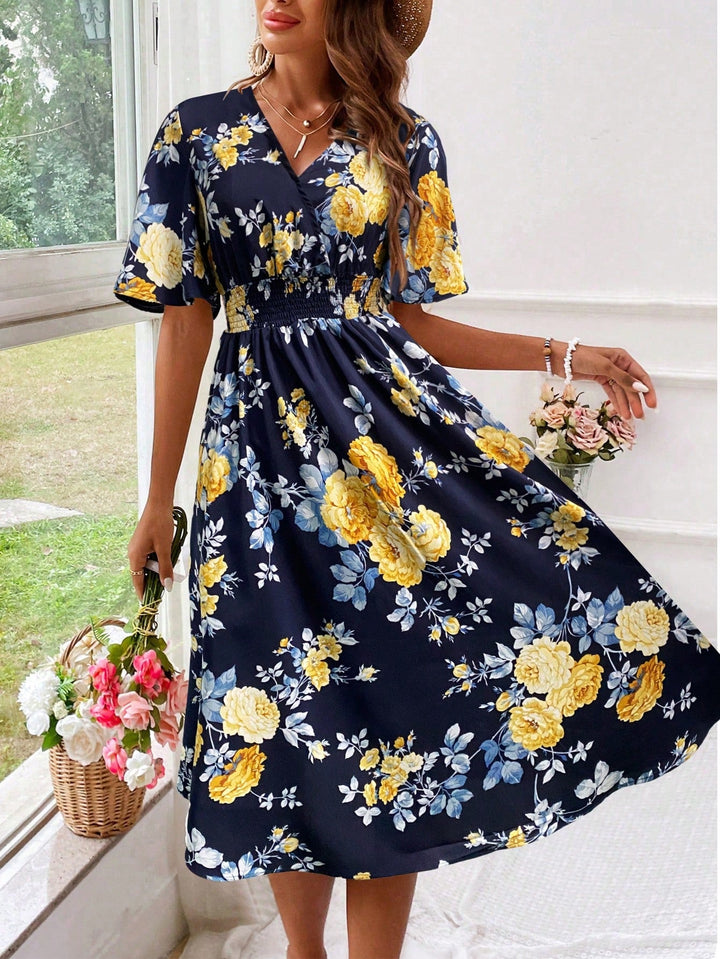 Robe midi à encolure en V | Élégance fluide et détails romantiques
