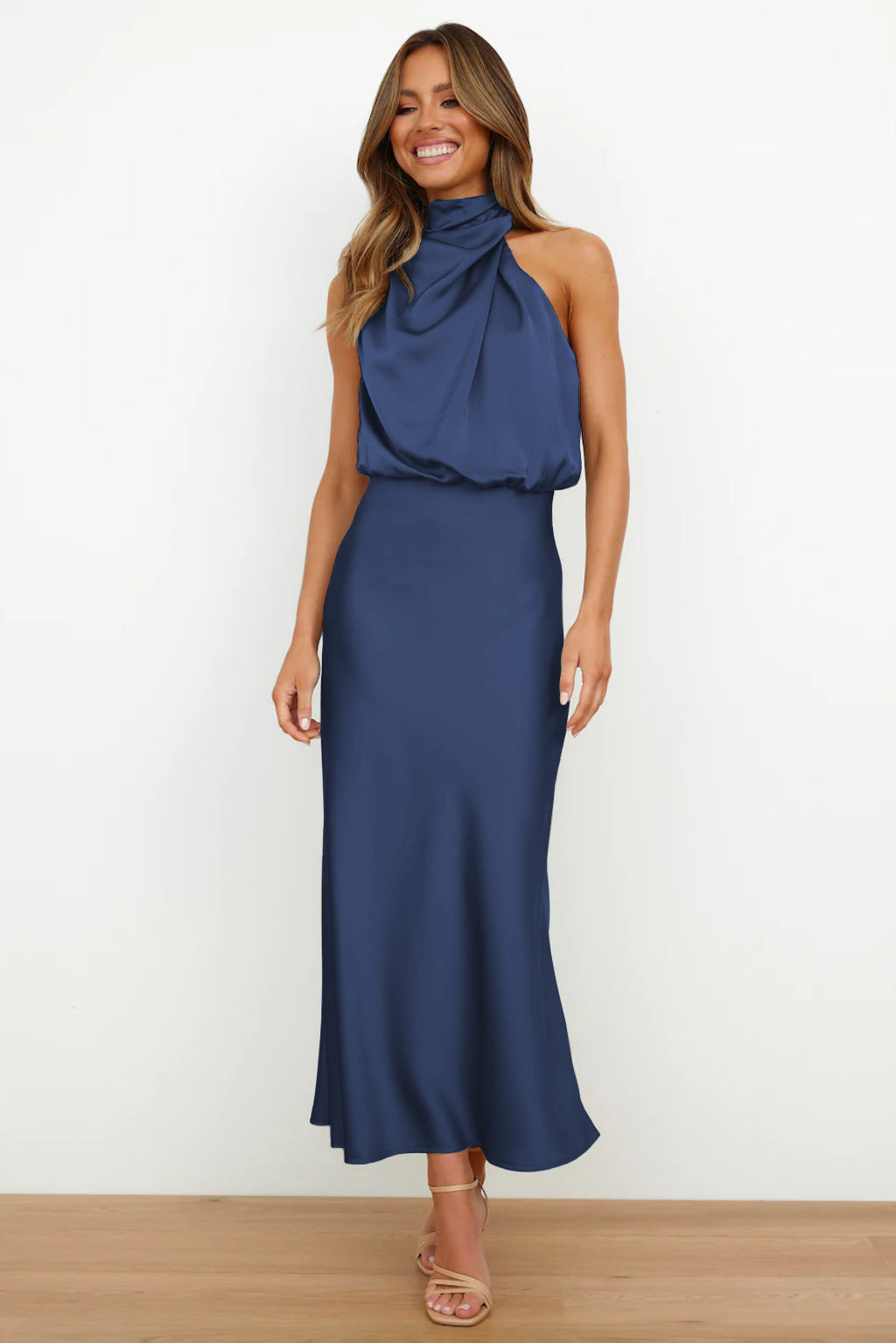 Robe midi satinée à col drapé | Élégance fluide