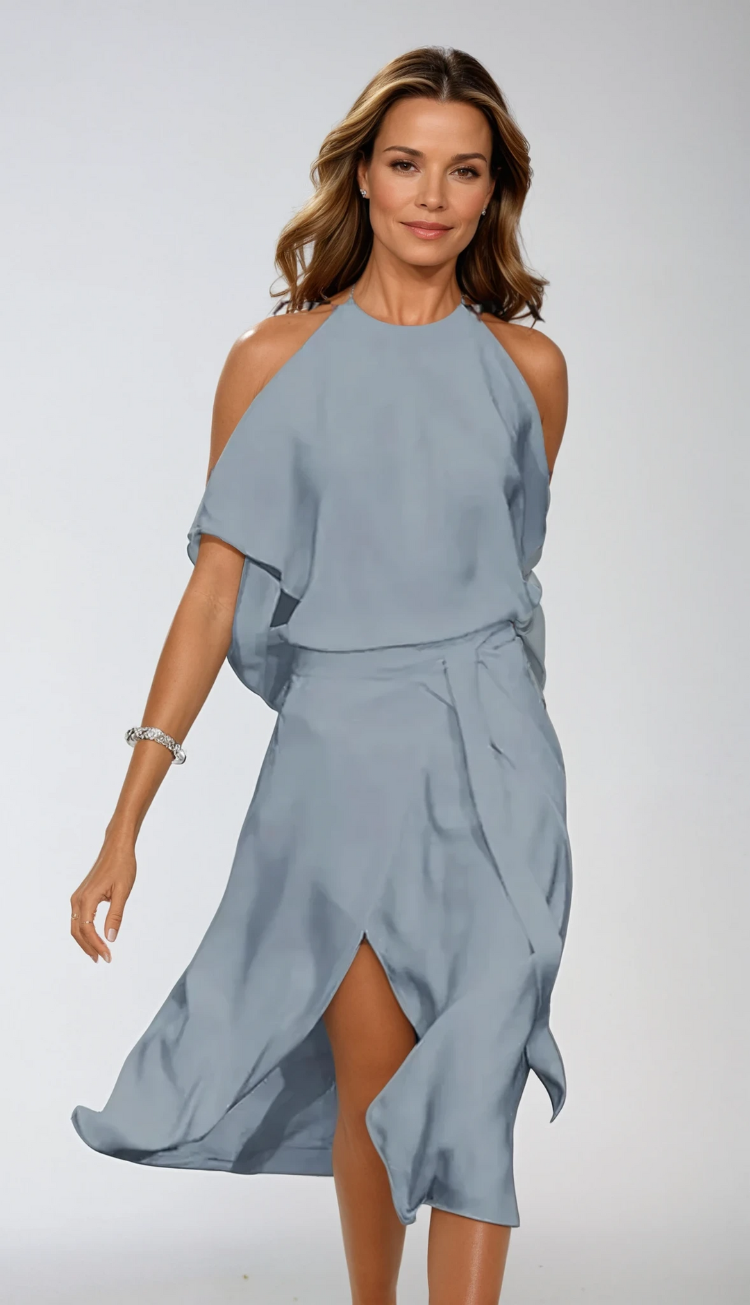 Robe fluide à encolure américaine | Élégance moderne pour vos événements