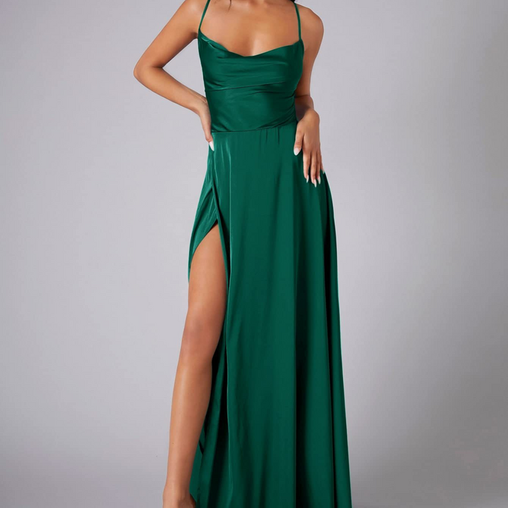 Robe Longue Élégante à Bretelles Fines | Coupe Féminine pour Occasions Spéciales