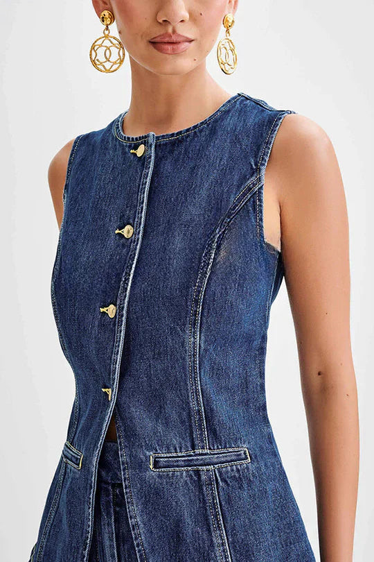 Haut sans manches en jean | Élégance moderne avec boutons dorés