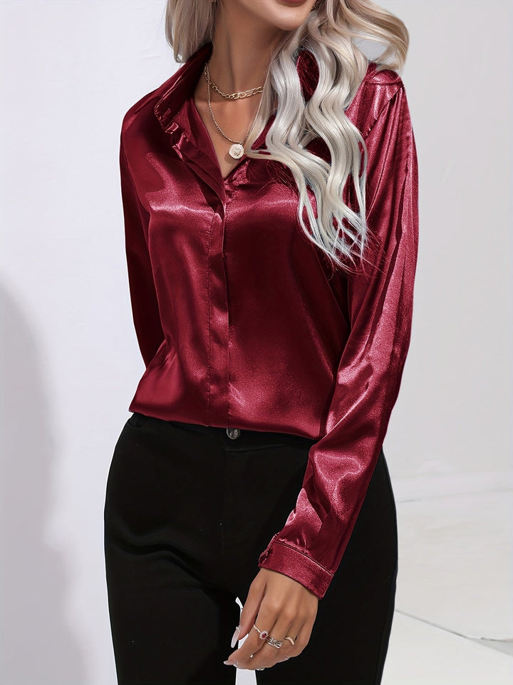 Blouse satinée à col classique | Élégance brillante au quotidien