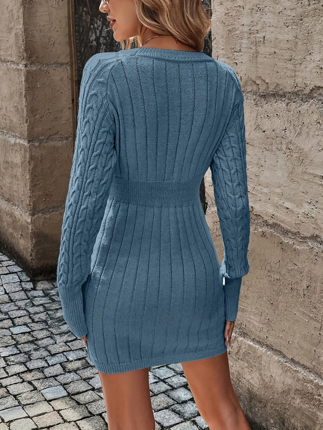 Robe pull courte torsadée | Élégance douillette d’hiver