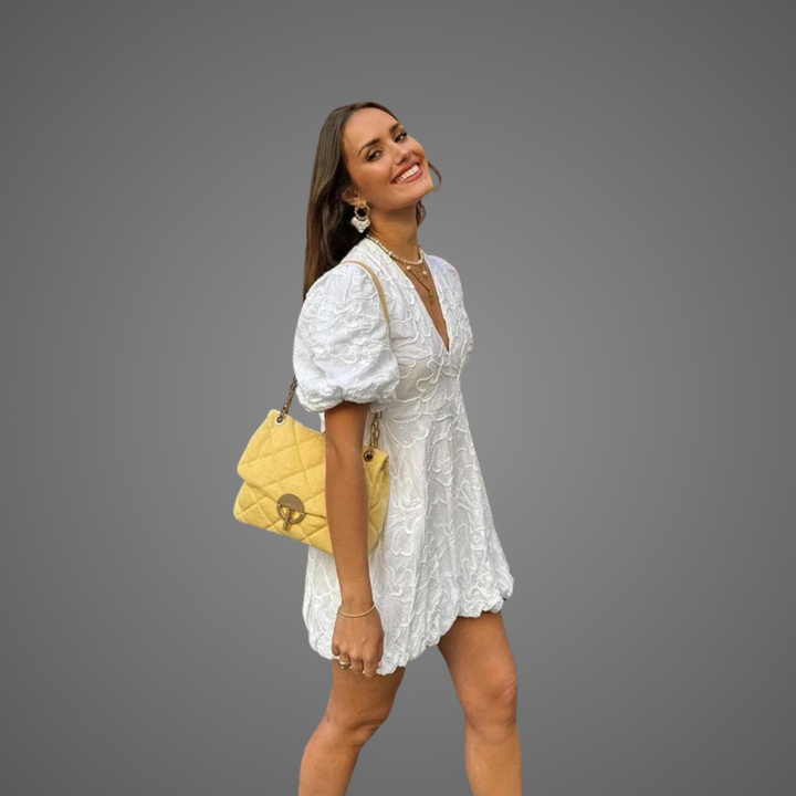 Robe courte à effet bouffant | Look chic estival