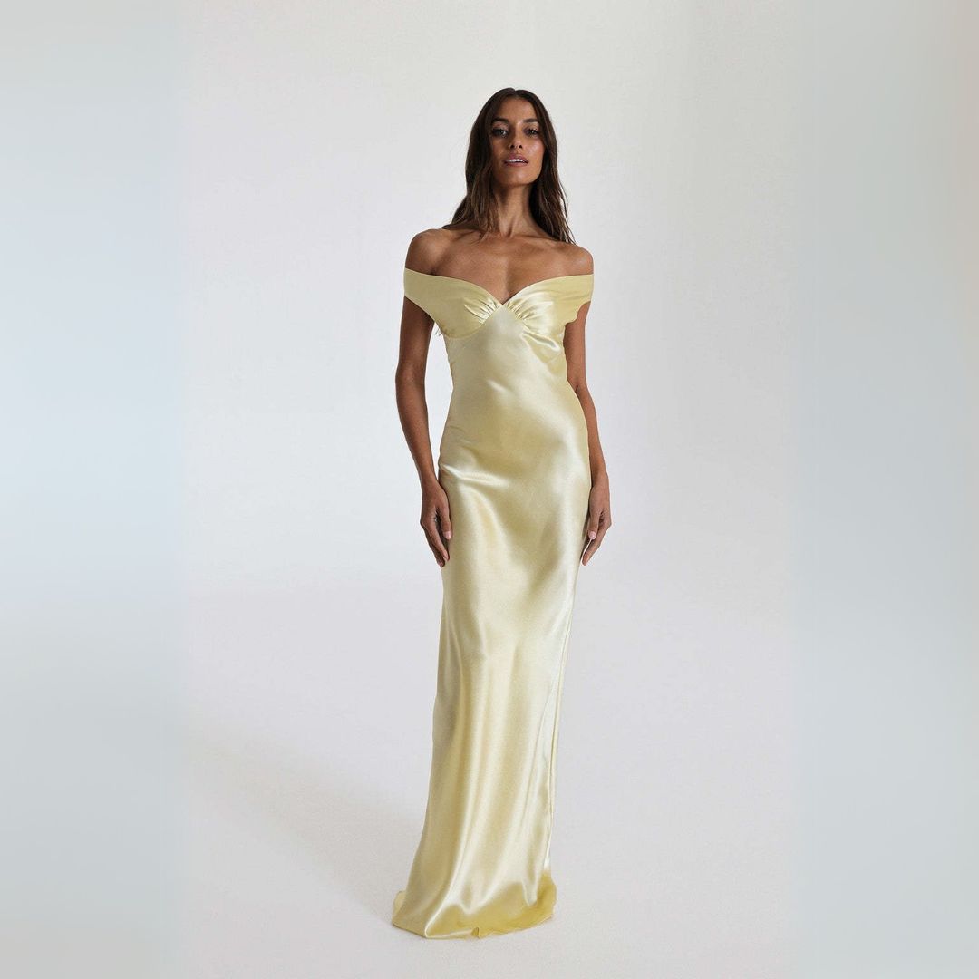 Robe Longue Épaules Dénudées Satinée | Élégance Luxe