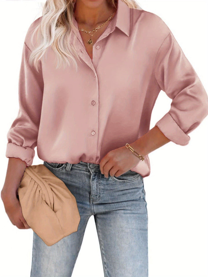 Blouse satinée à boutons | Chic intemporel
