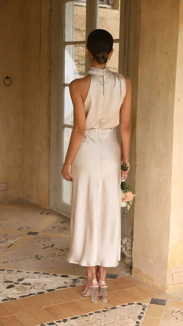 Robe Longue Élégante | Brillance Douce et Chic