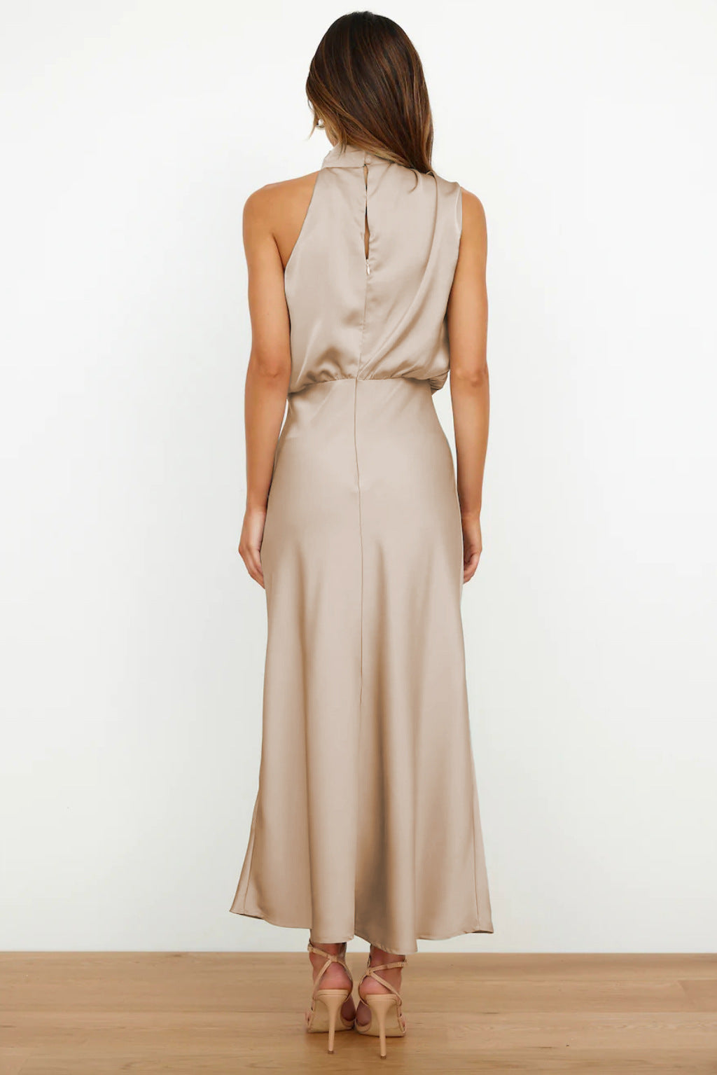 Robe midi satinée à col drapé | Élégance fluide