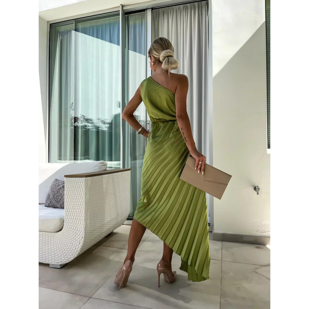 Robe plissée asymétrique | Élégance intemporelle