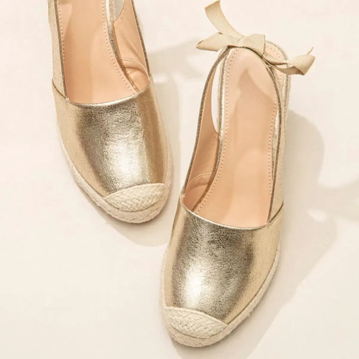 Espadrilles compensées | Brillance dorée estivale
