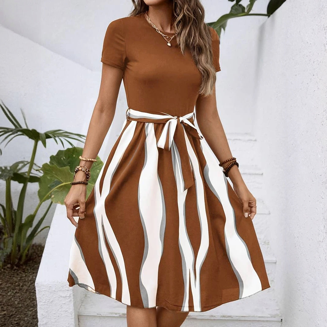 Robe midi imprimée ceinturée | Élégance décontractée
