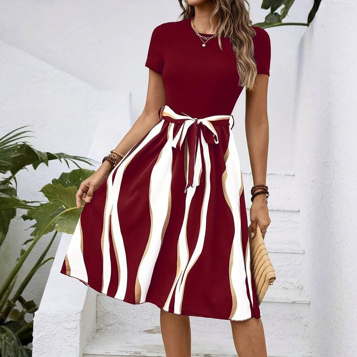 Robe midi imprimée ceinturée | Élégance décontractée