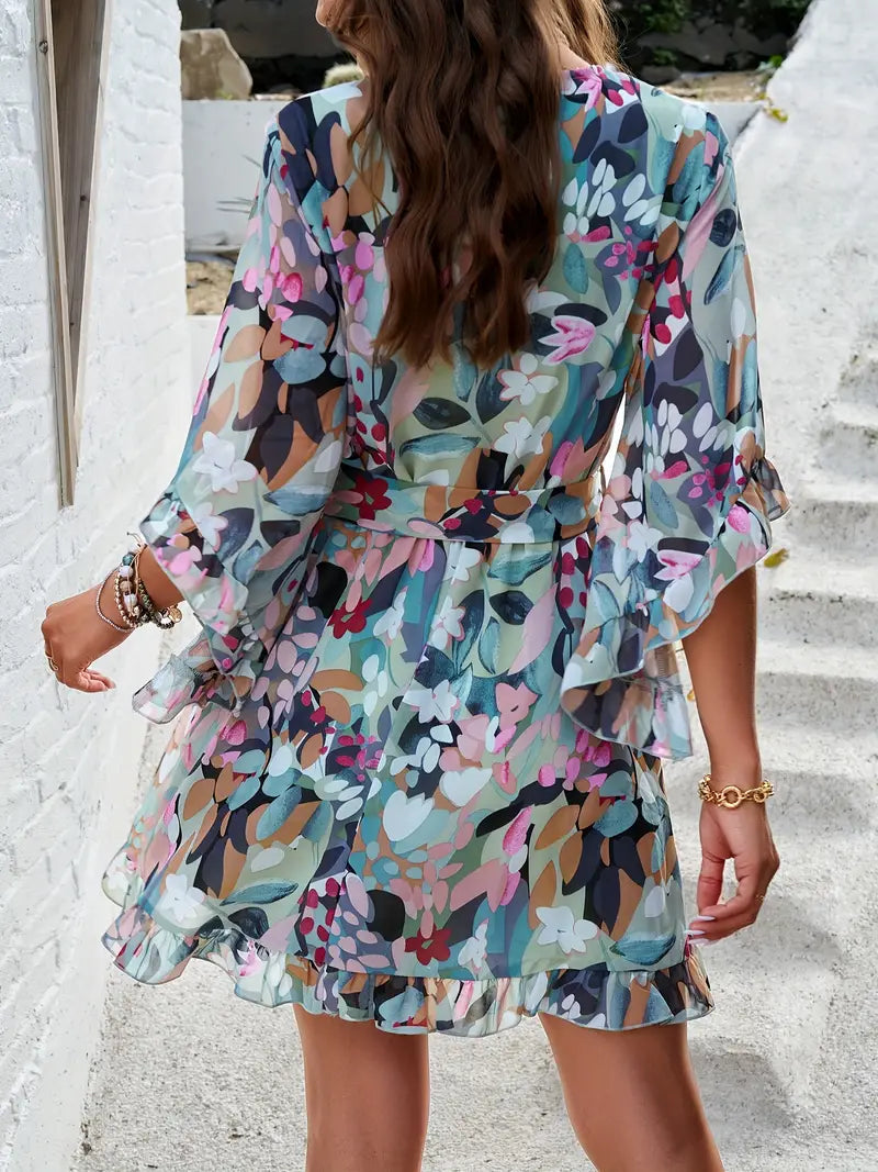 Robe portefeuille fleurie | Élégance aérienne pour l'été
