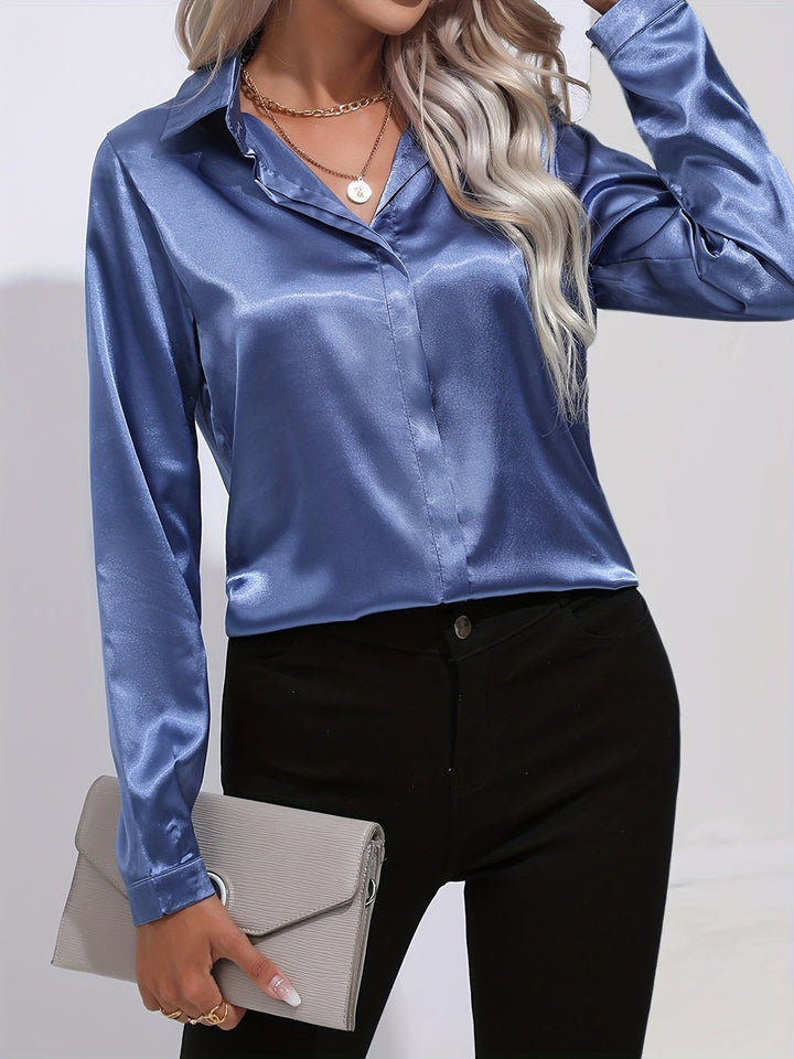 Blouse satinée à col classique | Élégance brillante au quotidien