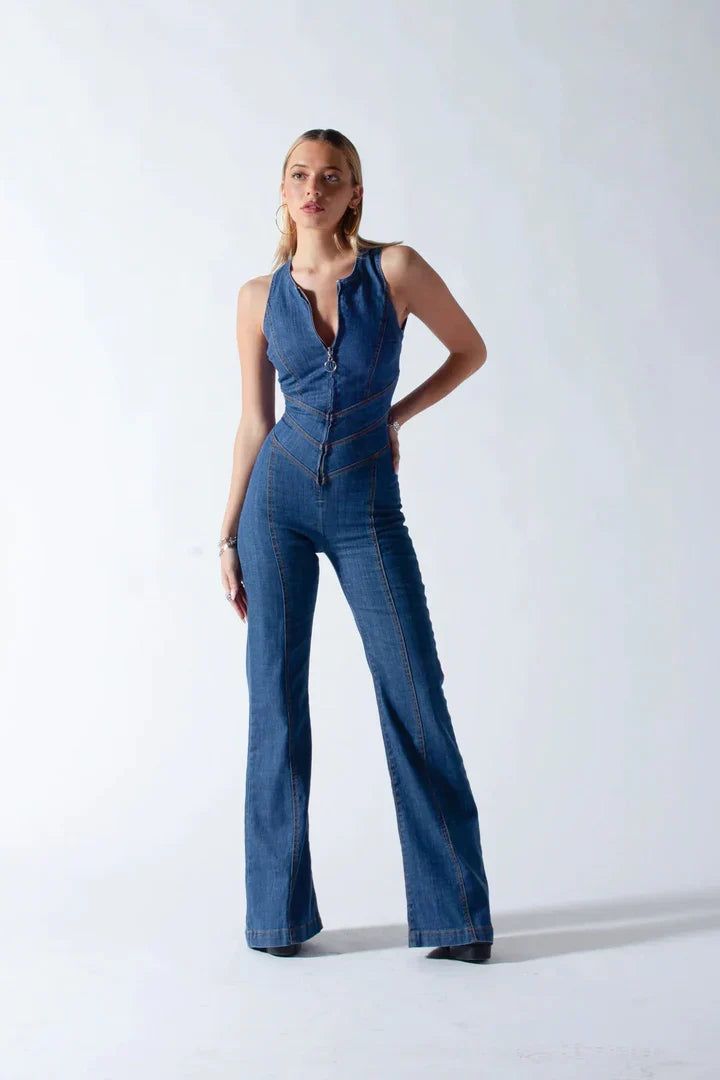 Combinaison en denim ajustée | Look flatteur et audacieux