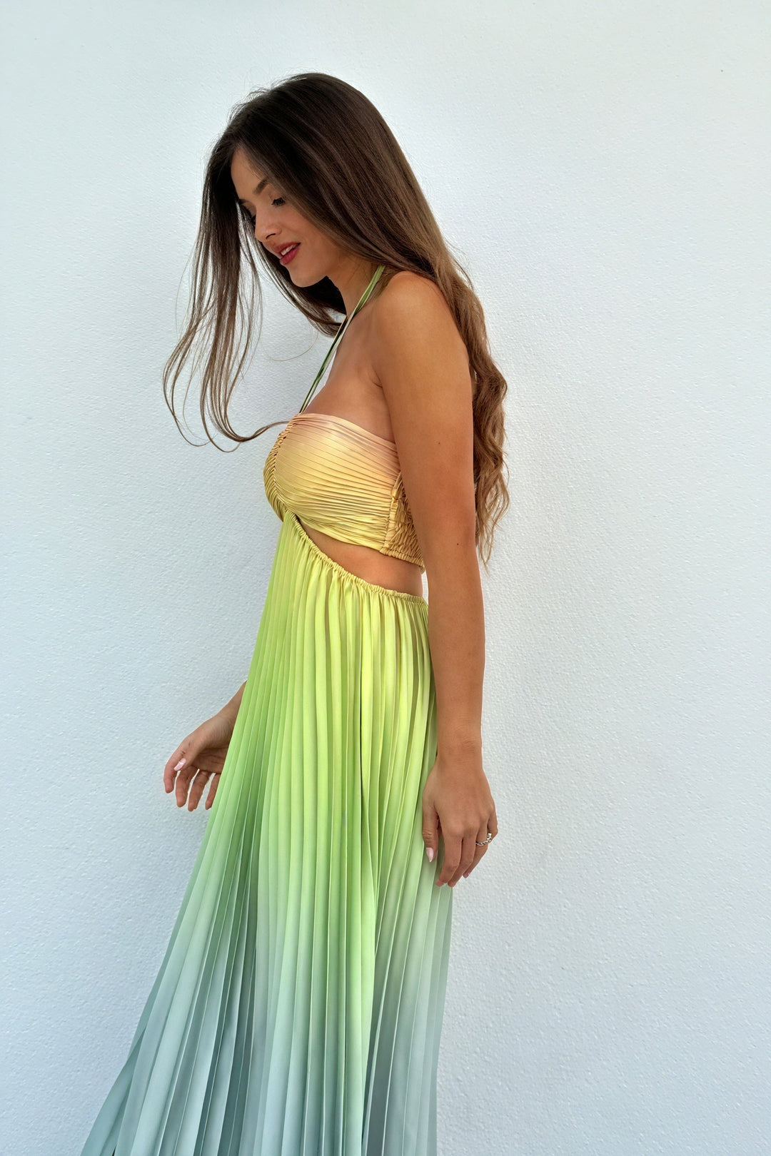 Robe longue plissée | Élégance d’été avec décolleté halter