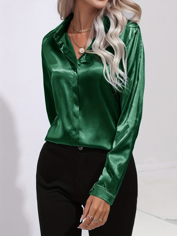 Blouse satinée à col classique | Élégance brillante au quotidien
