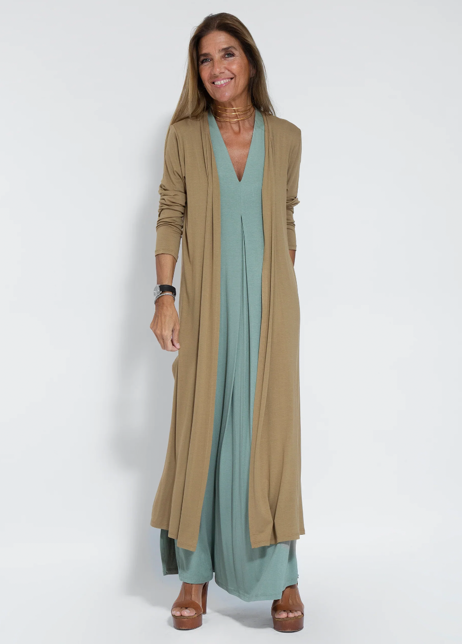 Ensemble robe longue et gilet | Élégance fluide et contrastée