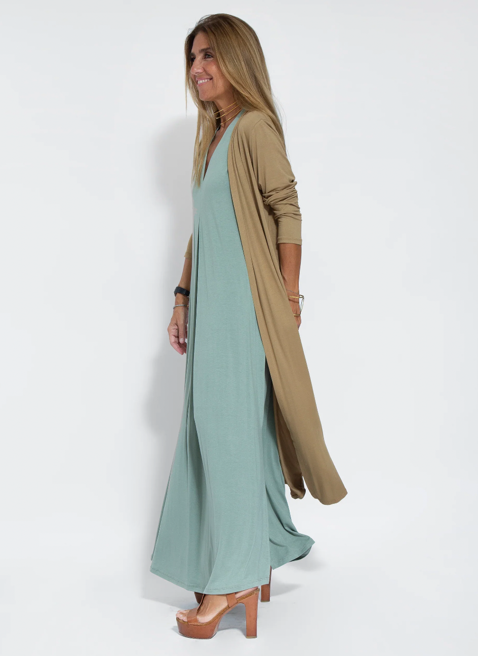 Ensemble robe longue et gilet | Élégance fluide et contrastée