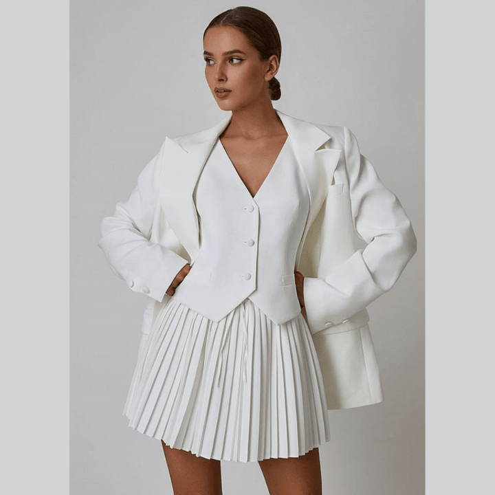 Ensemble gilet et jupe plissée | Élégance urbaine et chic moderne