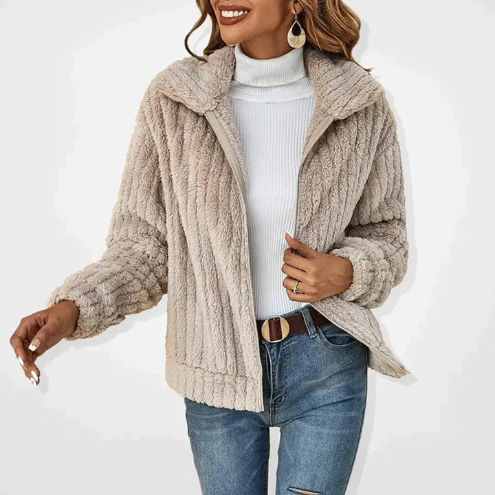 Veste en fausse fourrure côtelée | Chic décontracté