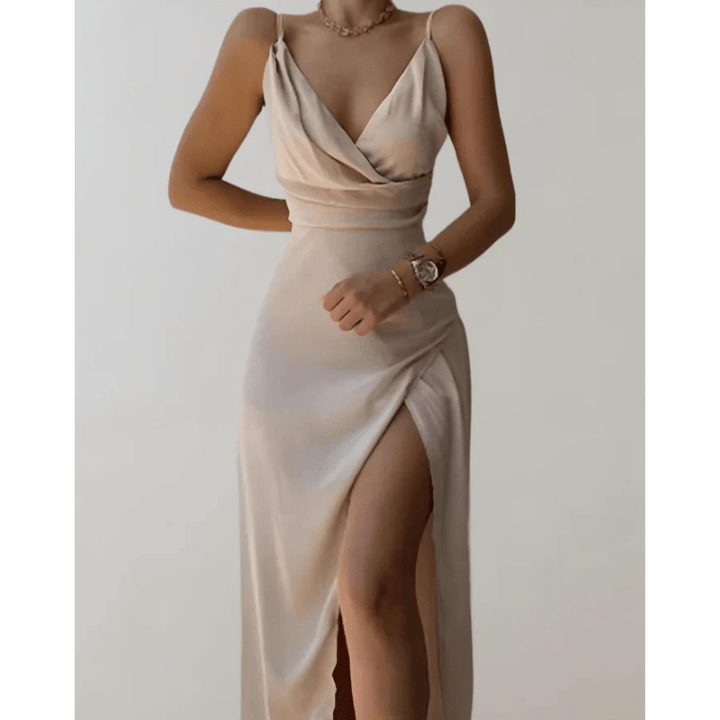 Robe satinée fendue à bretelles | Élégance glamour pour soirées et occasions