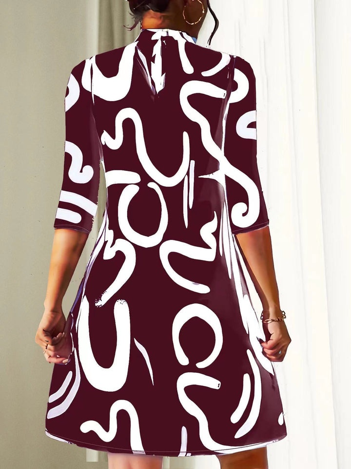Robe courte ample graphique | Style contemporain