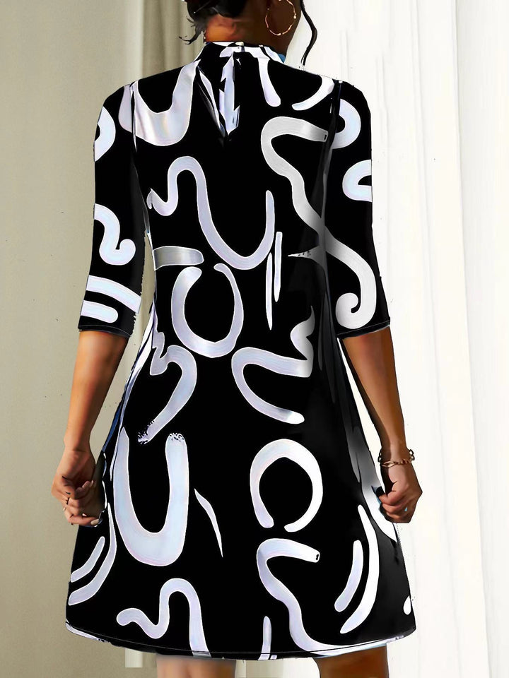 Robe courte ample graphique | Style contemporain