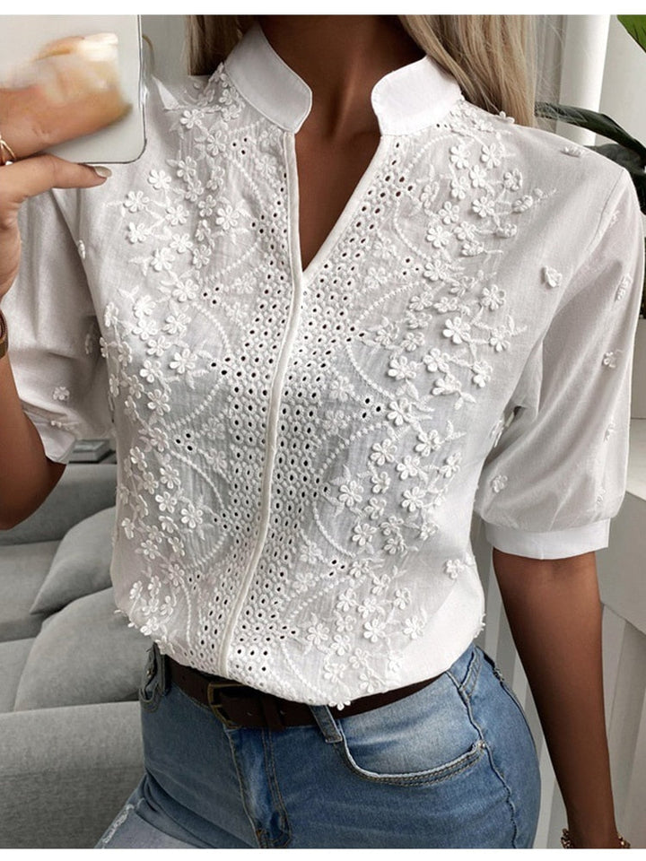 Blouse brodée élégante | Détail floral raffiné