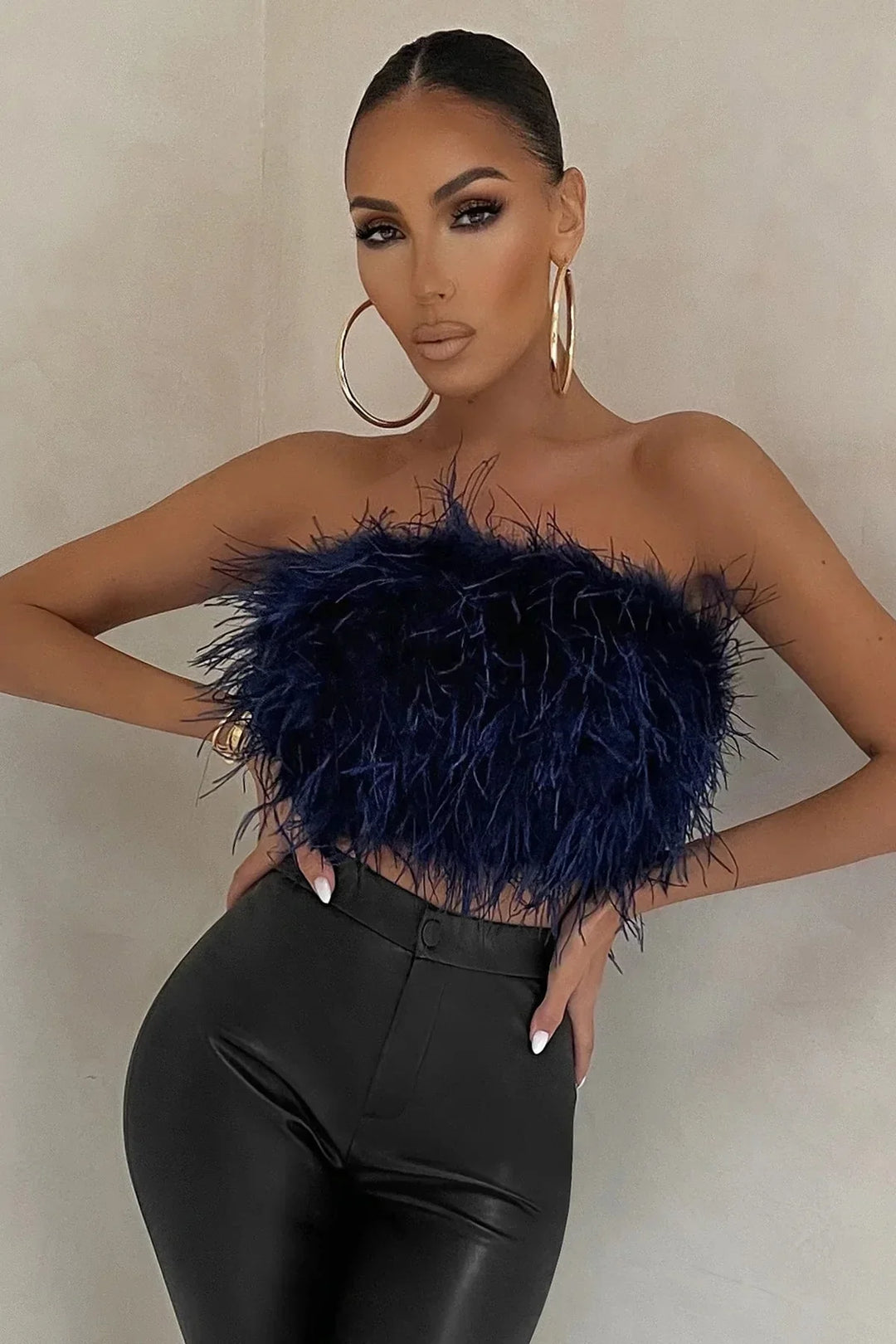 Top bustier plume femme | Style tendance et original pour looks de soirée