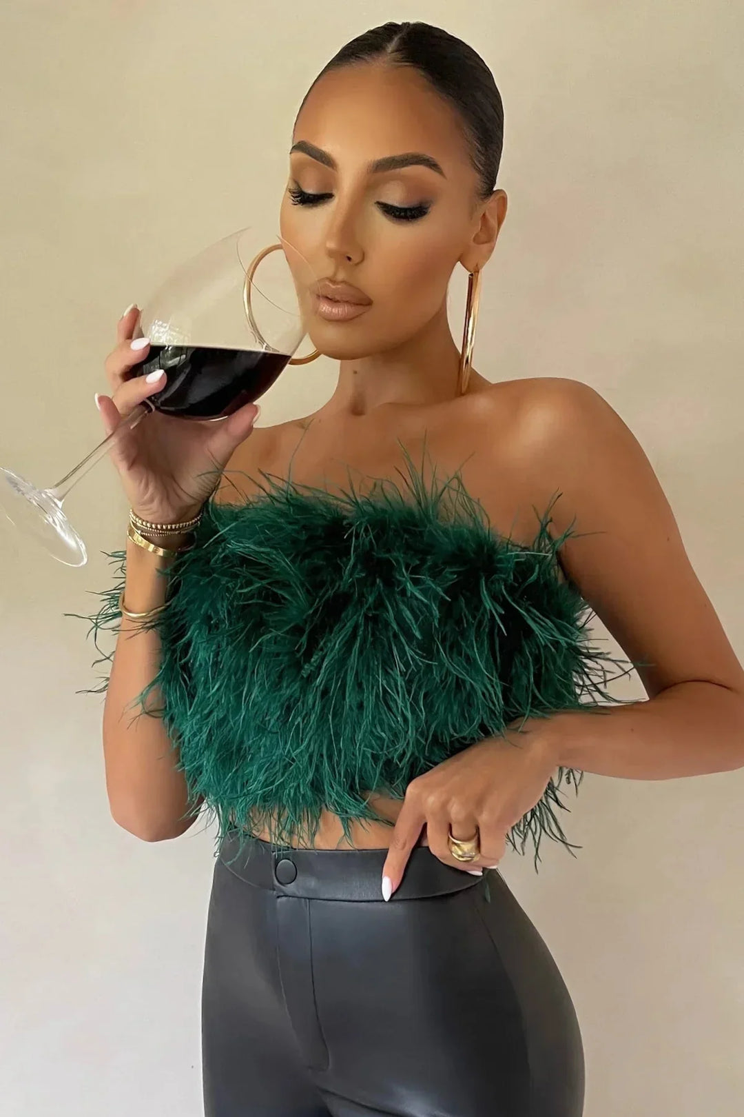 Top bustier plume femme | Style tendance et original pour looks de soirée