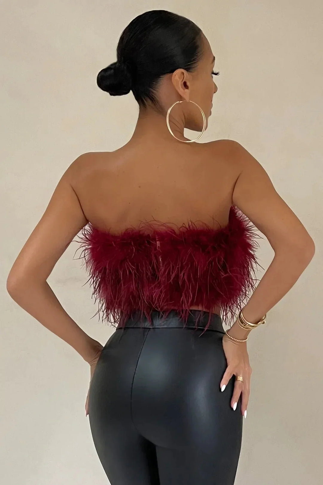 Top bustier plume femme | Style tendance et original pour looks de soirée