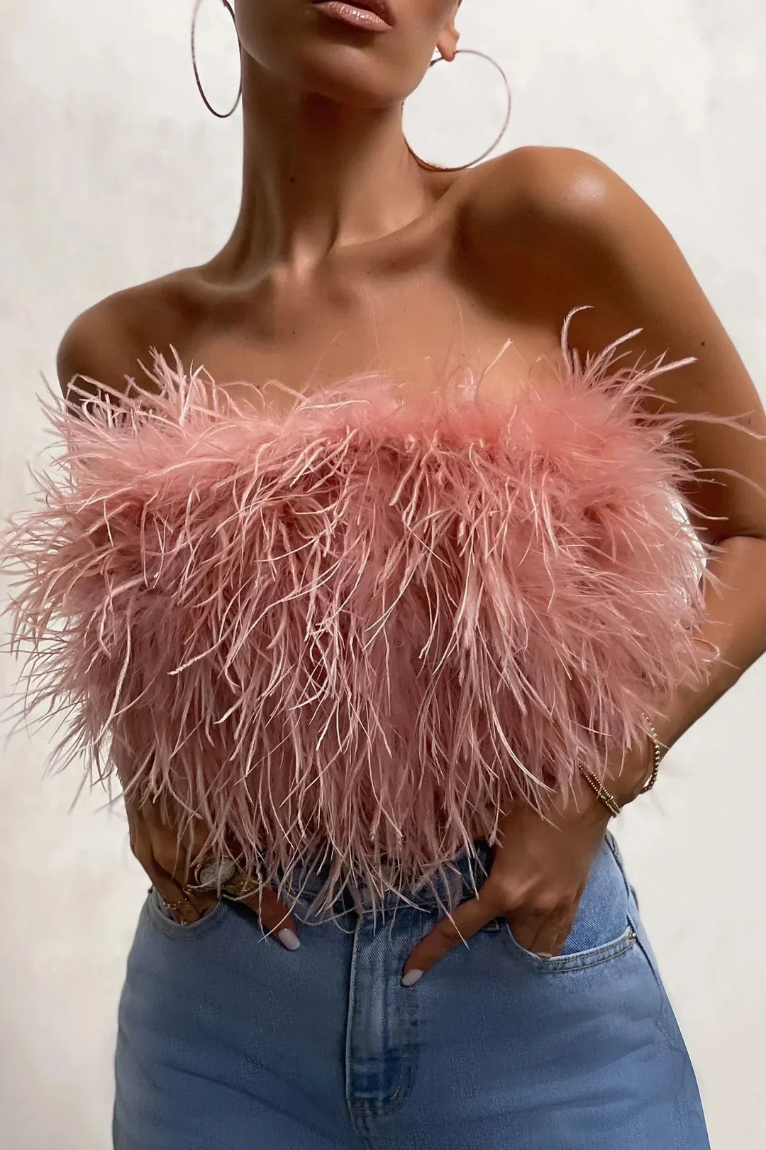 Top bustier plume femme | Style tendance et original pour looks de soirée
