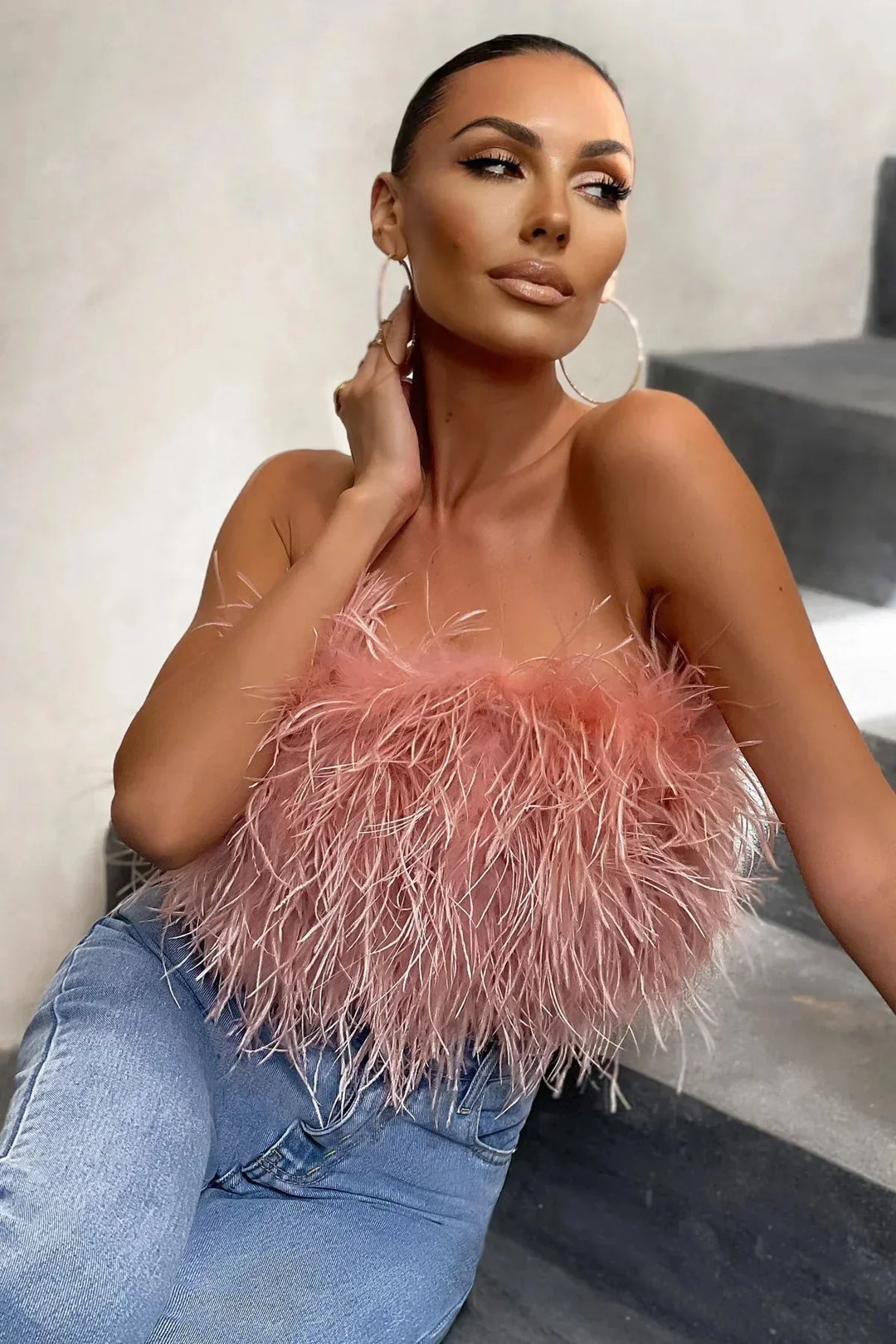 Top bustier plume femme | Style tendance et original pour looks de soirée