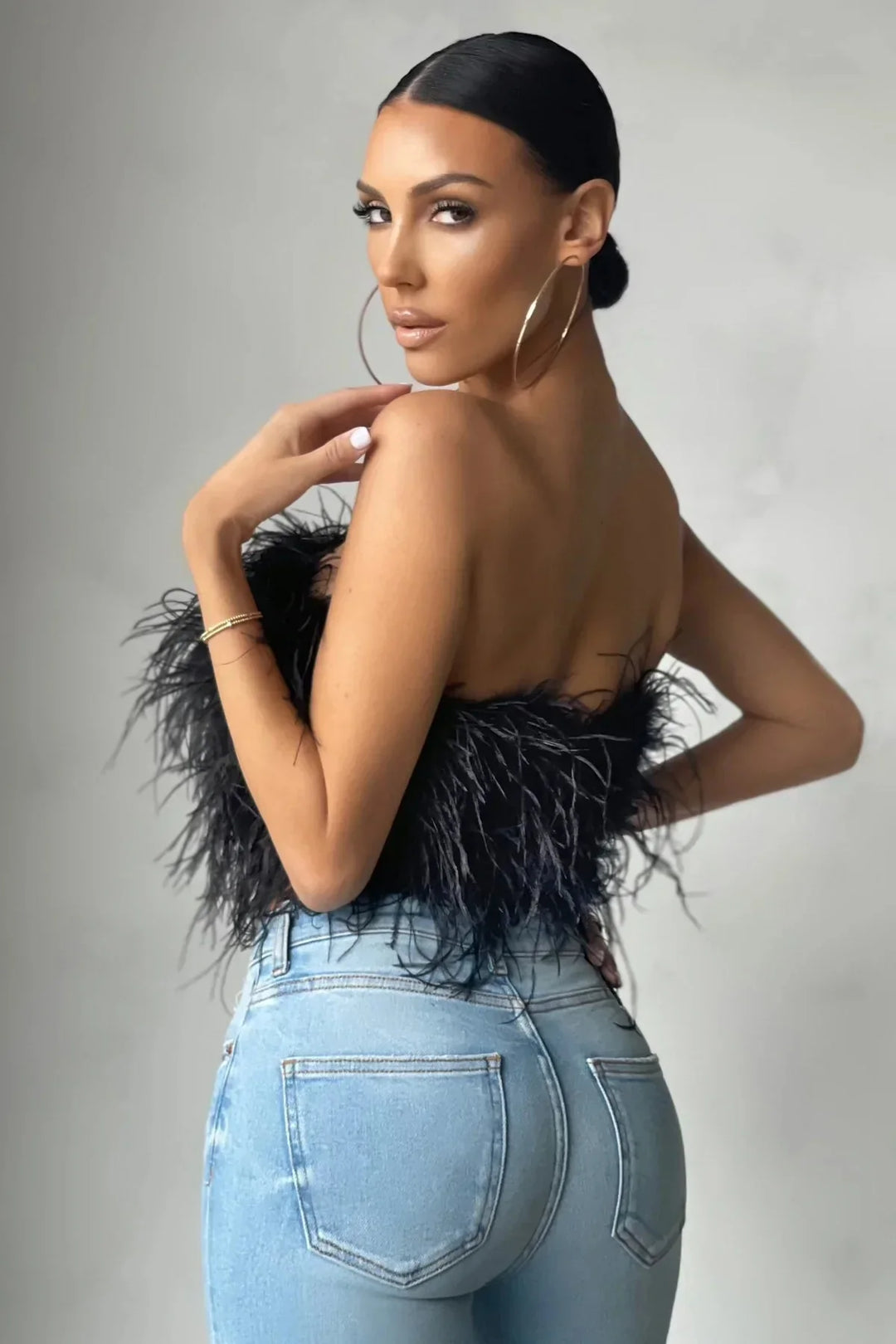 Top bustier plume femme | Style tendance et original pour looks de soirée