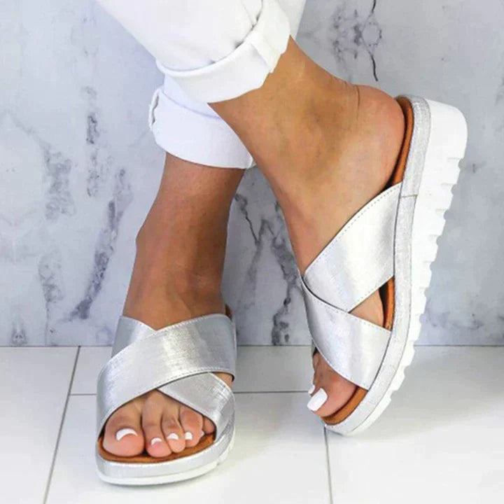 Sandales croisées compensées | Confort et style pour l'été