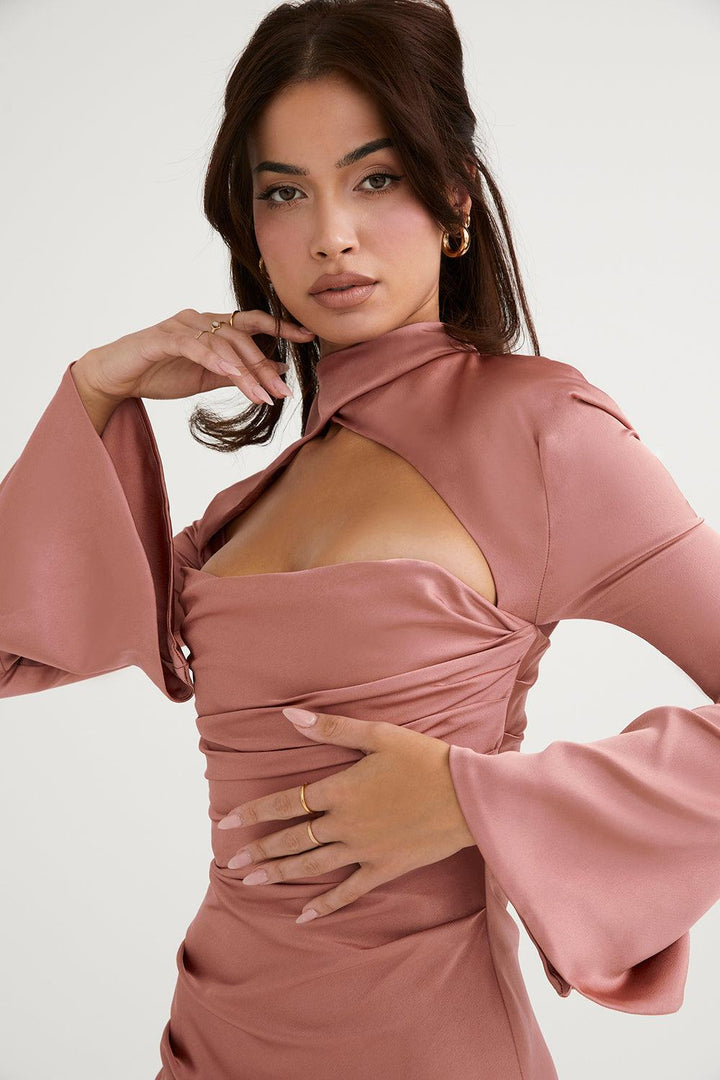 Robe courte femme | Élégance moderne manches longues
