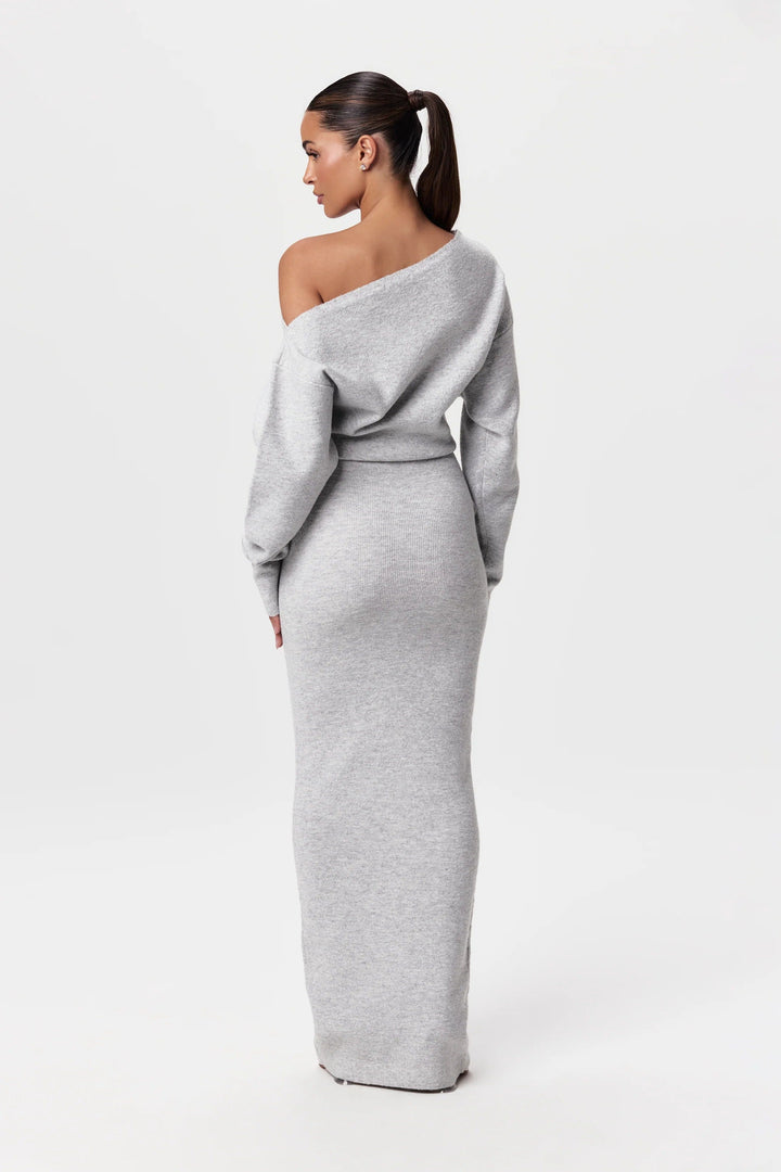Robe pull épaule dénudée | Confort chic