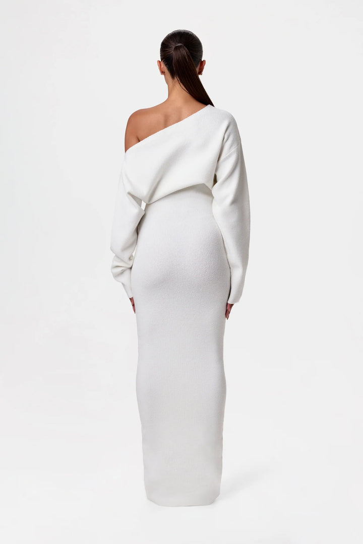 Robe pull épaule dénudée | Confort chic