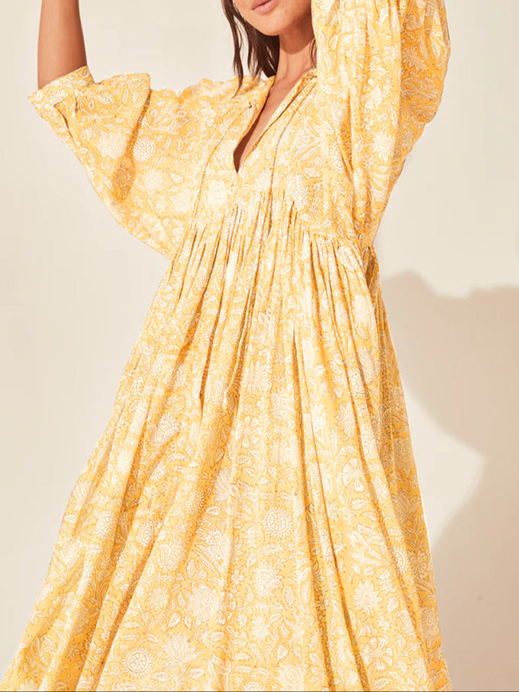 Robe Longue Bohème à Col en V et Manches Amples | Silhouette Féminine pour Toutes les Occasions